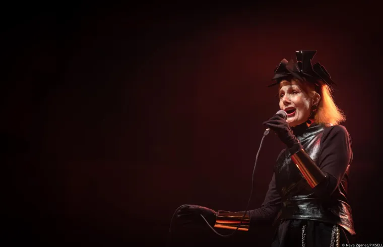 Josipa Lisac nastupila u prepunom Lisinskom nakon tromjesečne pauze zbog bolesti: Još jednom je dokazala zašto je ona prava glazbena diva