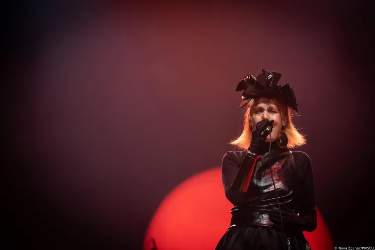 Josipa Lisac nastupila u prepunom Lisinskom nakon tromjesečne pauze zbog bolesti: Još jednom je dokazala zašto je ona prava glazbena diva