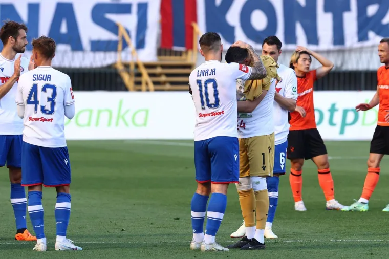 Torcida je ovom porukom ispratila Danijela Subašića u mirovinu, pazite što su mu napisali