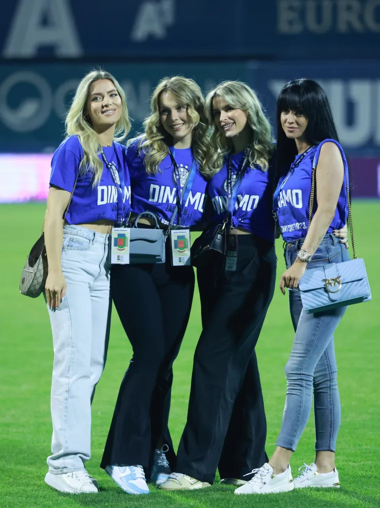 Dinamovci uz ljep&scaron;e polovice na Maksimiru proslavili novu titulu