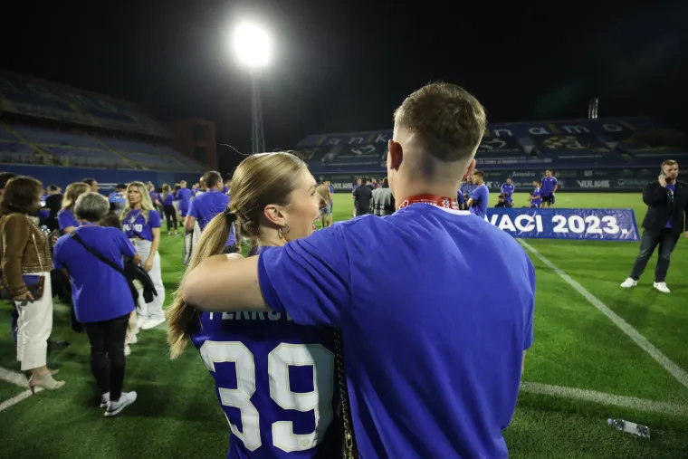 Dinamovci uz ljep&scaron;e polovice na Maksimiru proslavili novu titulu