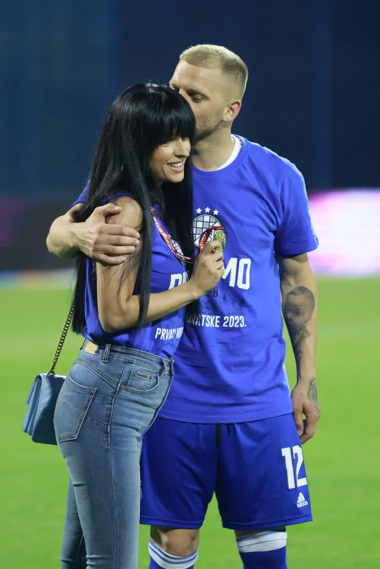 Dinamovci uz ljep&scaron;e polovice na Maksimiru proslavili novu titulu