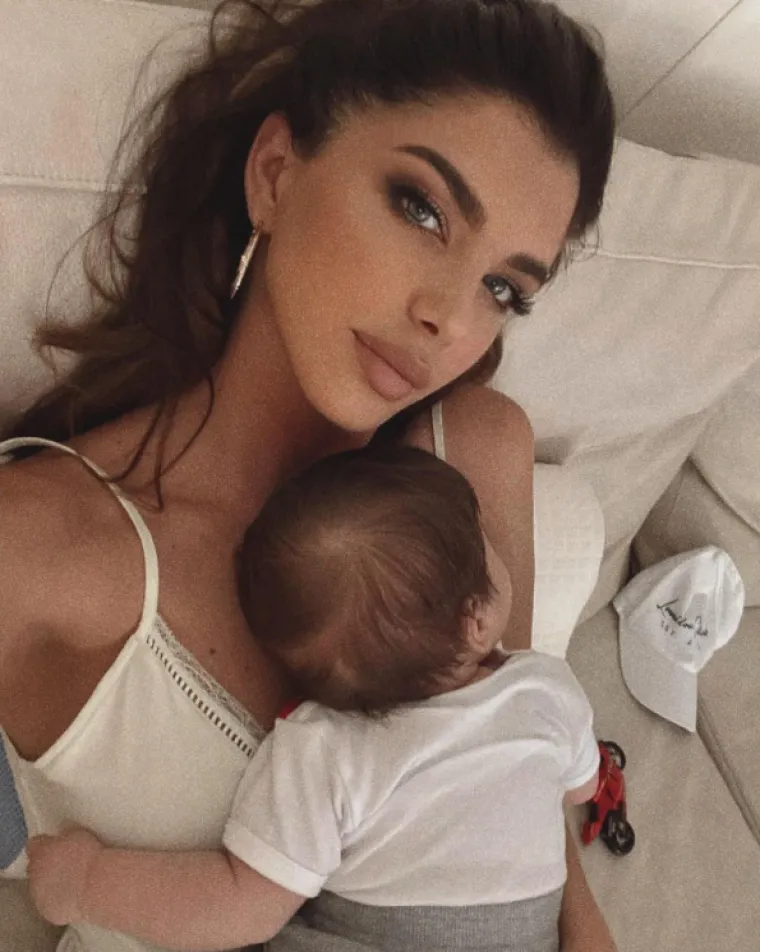 Predivna Iva &Scaron;arić: Zaručnica Brune Petkovića odu&scaron;evila je prirodnom ljepotom na utakmici Dinama