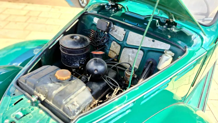 Spektakularni oldtimeri okupirali Makarsku rivu: Pogledajte kakvi ljepotani su se mogli u nedjelju razgledati tik uz more