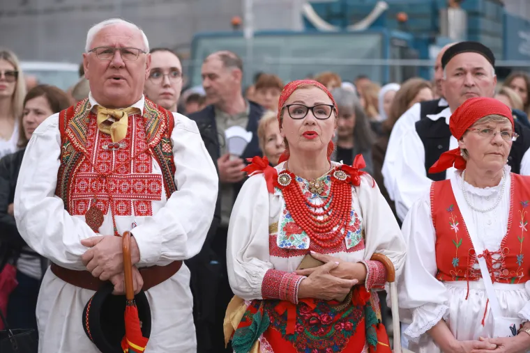 Pogledajte procesiju Majke Božje od Kamenitih vrata. Znate li njezinu legendu?