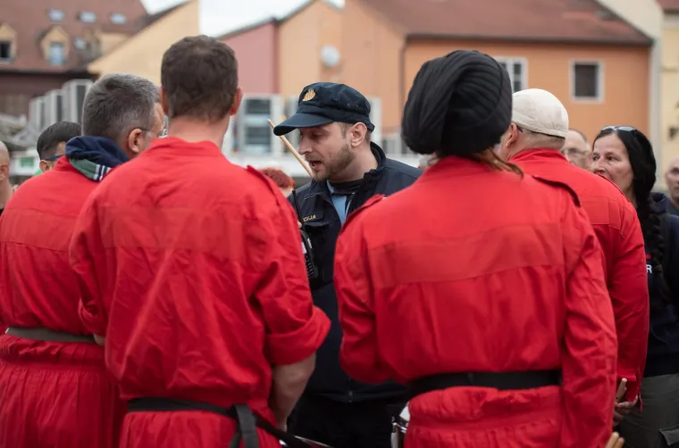 Vjernici se sukobili s bubnjarima na zagrebačkom Dolcu: Situacija je u jednom trenutku eskalirala