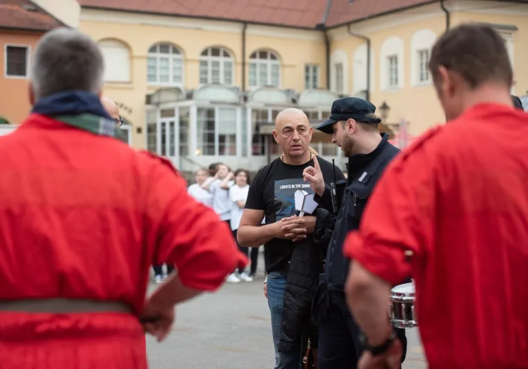Vjernici se sukobili s bubnjarima na zagrebačkom Dolcu: Situacija je u jednom trenutku eskalirala
