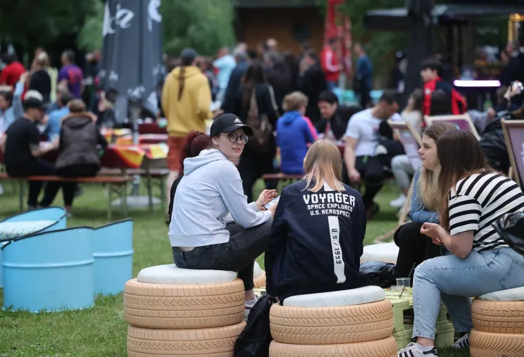 Razigrano, opušteno, šareno na zagrebačkom Jarunu: Zakotrljao se sedmi Food Truck Festival!