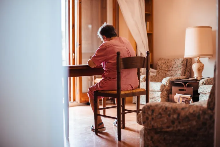 3. Može usporiti Alzheimerovu bolest: Neurodegenerativne bolesti poput Alzheimerove i Parkinsonove karakterizirane su progresivnim gubitkom strukture ili funkcije živčanih stanica.