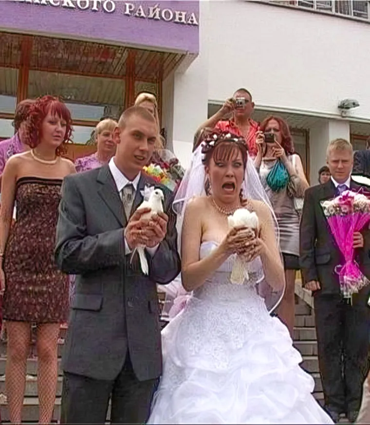 Oni se uzeli, mi se oduzeli: Ove svadbene fotografije izazivaju red smijeha, red zgražanja, red nevjerice