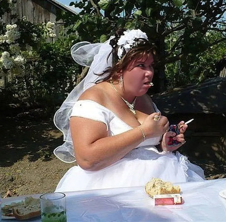 Oni se uzeli, mi se oduzeli: Ove svadbene fotografije izazivaju red smijeha, red zgražanja, red nevjerice