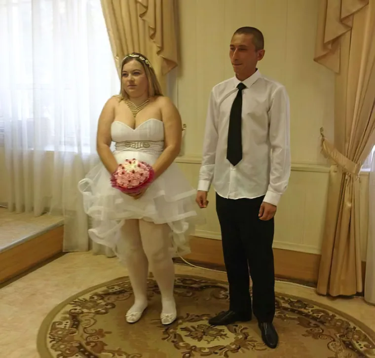 Oni se uzeli, mi se oduzeli: Ove svadbene fotografije izazivaju red smijeha, red zgražanja, red nevjerice