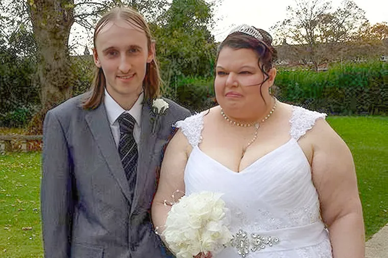 Oni se uzeli, mi se oduzeli: Ove svadbene fotografije izazivaju red smijeha, red zgražanja, red nevjerice