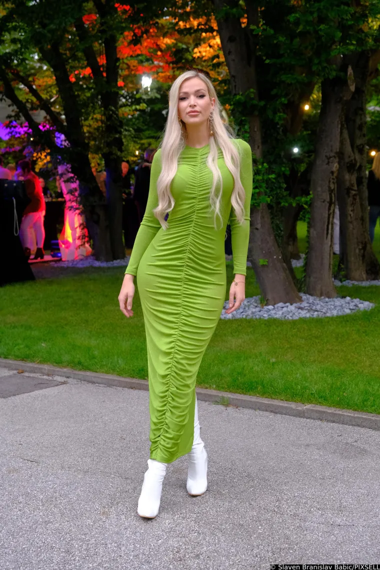 Dame u zelenom ukrale &scaron;ou: Lidija Bačić u&scaron;etala sa psom na party, ali daleko od toga da je jedina u koju se gledalo