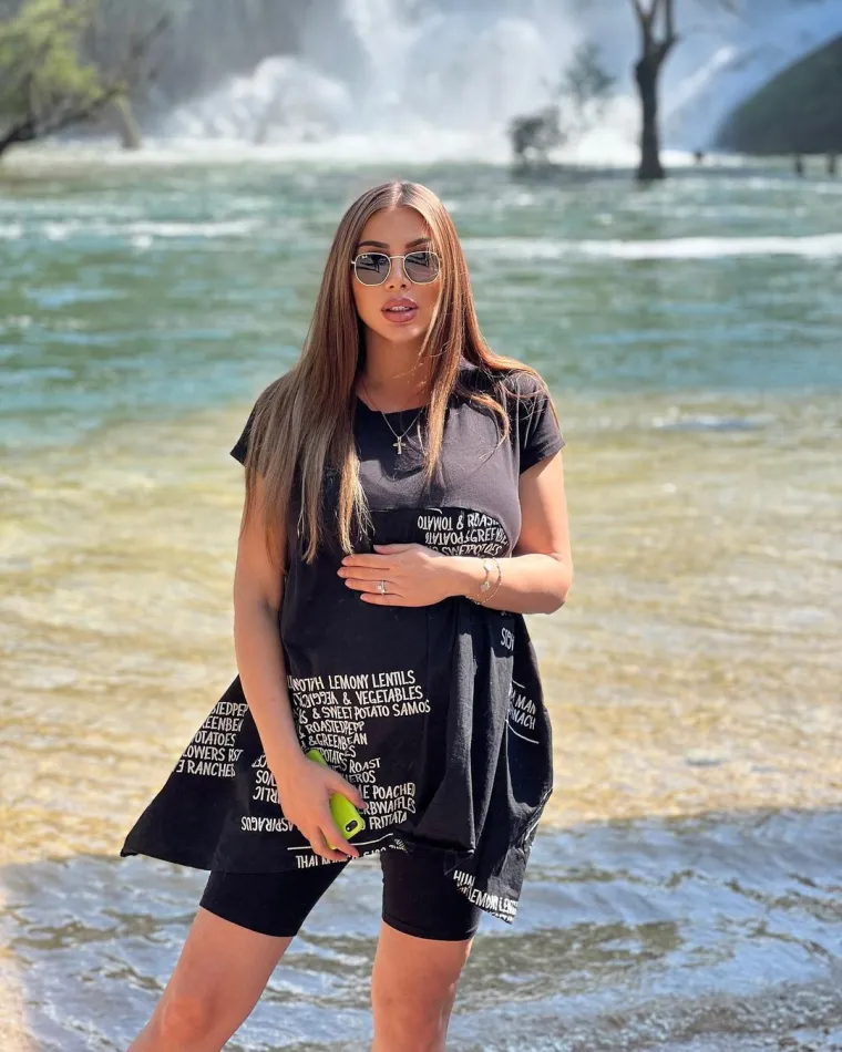&quot;Prelijepa si, sijaš!&quot;, &quot;Koja predivna trudnica&quot;, &quot;Najljepša buduća mama&quot;, &quot;Baš blistaš posebno&quot;, &quot;Divna! &quot;, &quot;Očaravajuća&quot;, samo su neki od brojnih komplimenta koje je dobila.