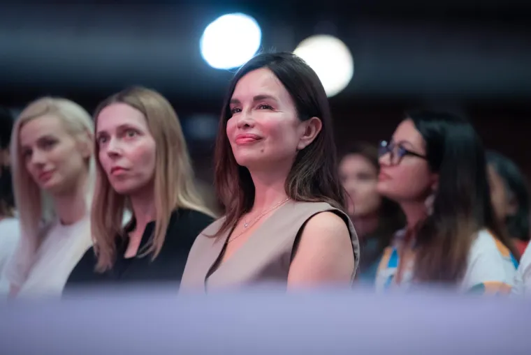 Indijski guru Sri Sri Ravi Shankar napunio Boćarski dom, a predavanje je pažljivo slu&scaron;ala i Severina