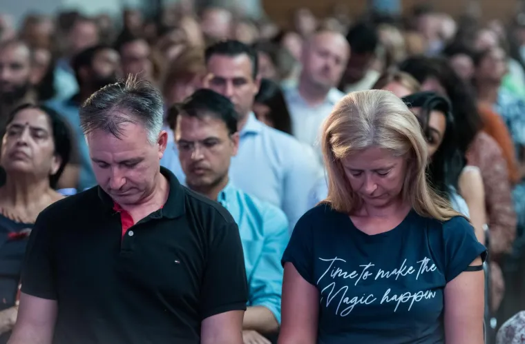 Indijski guru Sri Sri Ravi Shankar napunio Boćarski dom, a predavanje je pažljivo slu&scaron;ala i Severina