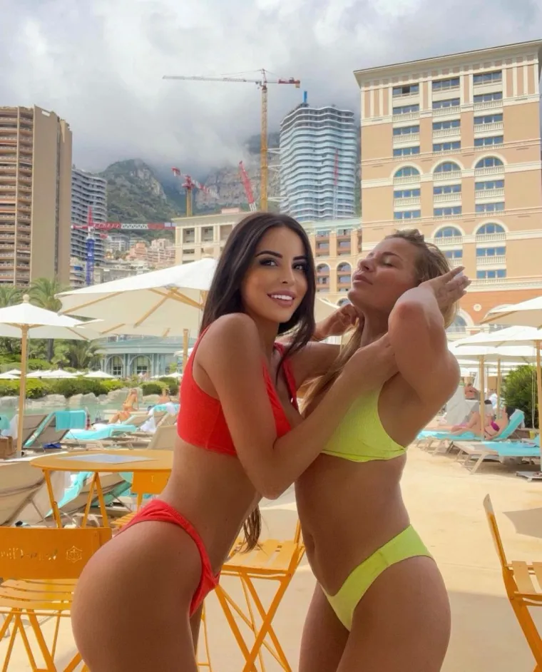 Dekolteom na izvol'te djevojka iz susjedstva rasplamsala ma&scaron;tu: 'Ljetno i vrlo provokativno izdanje'