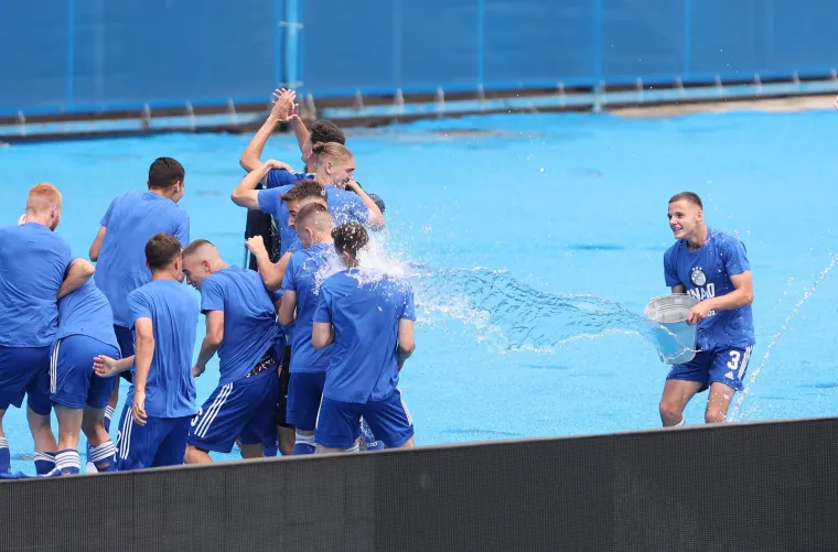 Jeste li primijetili &scaron;to su mladi dinamovci radili ispod sjeverne tribine? Naslov s njima slavila i legenda