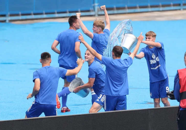 Pogledajte kako su juniori Dinama proslavili naslov prvaka u Maksimiru