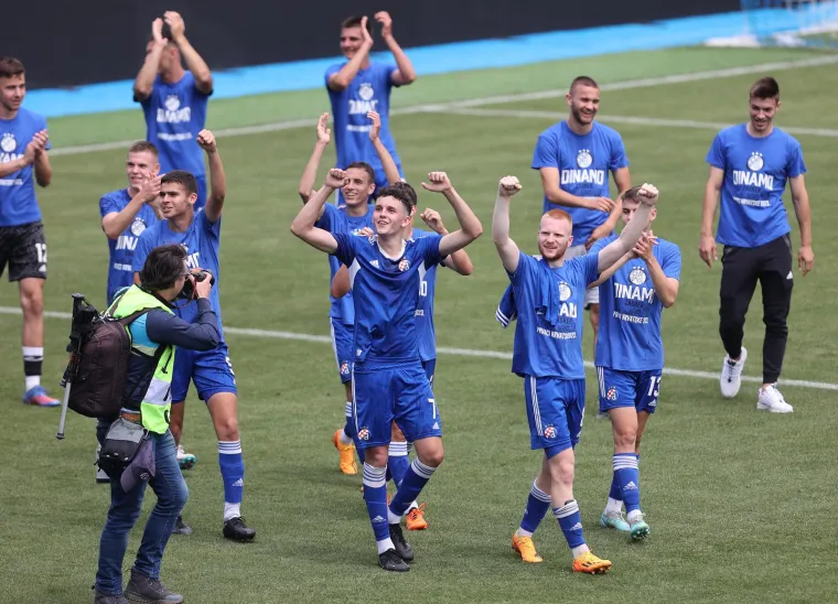 Pogledajte kako su juniori Dinama proslavili naslov prvaka u Maksimiru