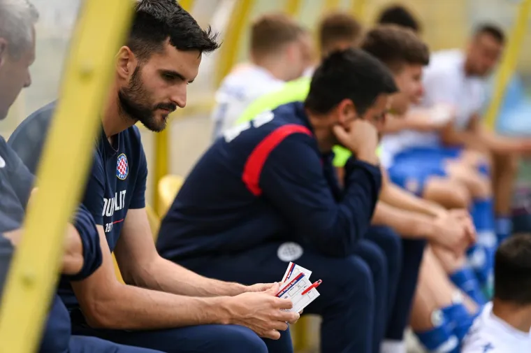 Hajdukovci potpuno slomljeni nakon pirove pobjede u Zapre&scaron;iću: Pogledajte kadrove s klupe Bijelih