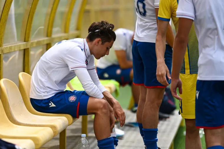 Hajdukovci potpuno slomljeni nakon pirove pobjede u Zapre&scaron;iću: Pogledajte kadrove s klupe Bijelih