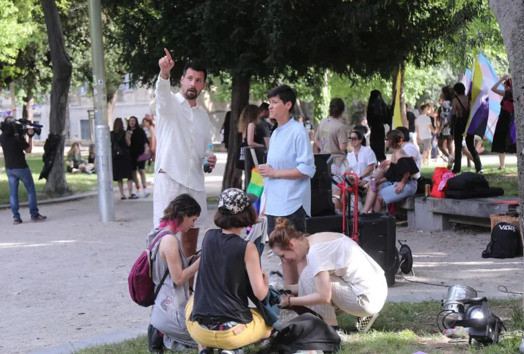 Pride u Splitu izmamio posebno žestoke natpise, selfije okidali Puljak i Ivo&scaron;ević: 'Homofobija je bolest, brz oporavak želim'