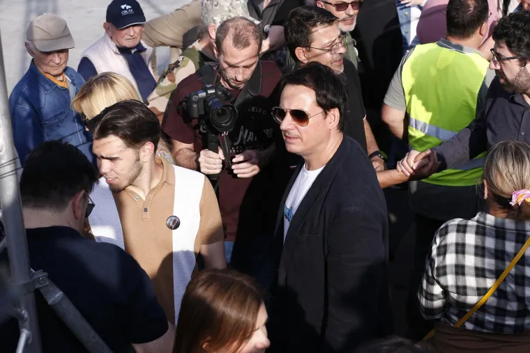 Na prosvjedu u Beogradu tisuće ljudi, do&scaron;li i studenti s transparentima: 'Srpsko proljeće se zaustaviti ne može'