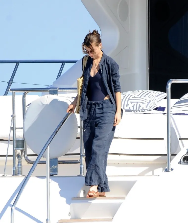 Leonardo DiCaprio uhvaćen s novom 26 godina mlađom curom? 'Izgleda da je ovisan...'