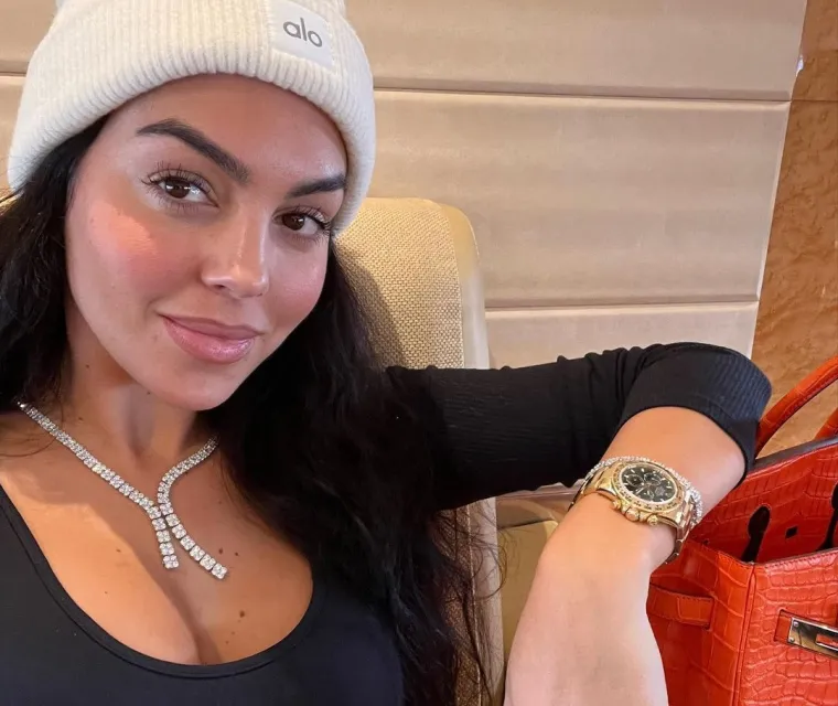 Georgina Rodriguez na Instagramu je pokazala obiteljsku atmosferu iz privatnog zrakoplova, a vi&scaron;e pogledajte u nastavku...