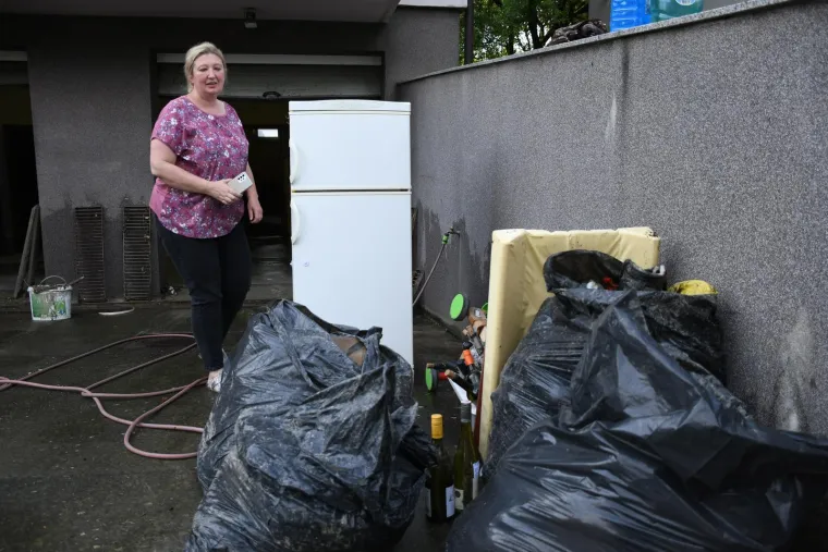 Jadni ljudi u Kutini, pogledajte kako su im bujice poharale grad: Ceste su polomljene, podrumi uništeni...