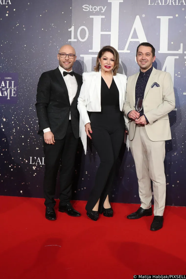 Lille, Nives, Žanamari, Domenica... Ludilo od haljina na crvenom tepihu, ali guza Elle Dvornik s razlogom je top tema