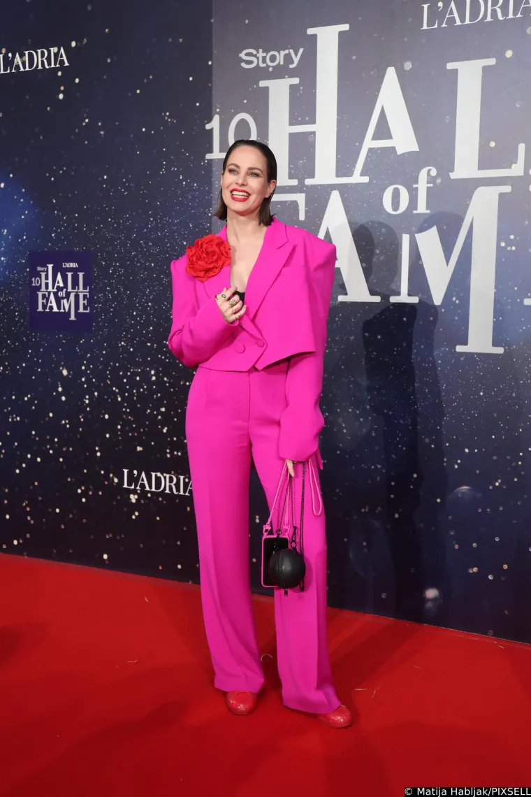 Lille, Nives, Žanamari, Domenica... Ludilo od haljina na crvenom tepihu, ali guza Elle Dvornik s razlogom je top tema