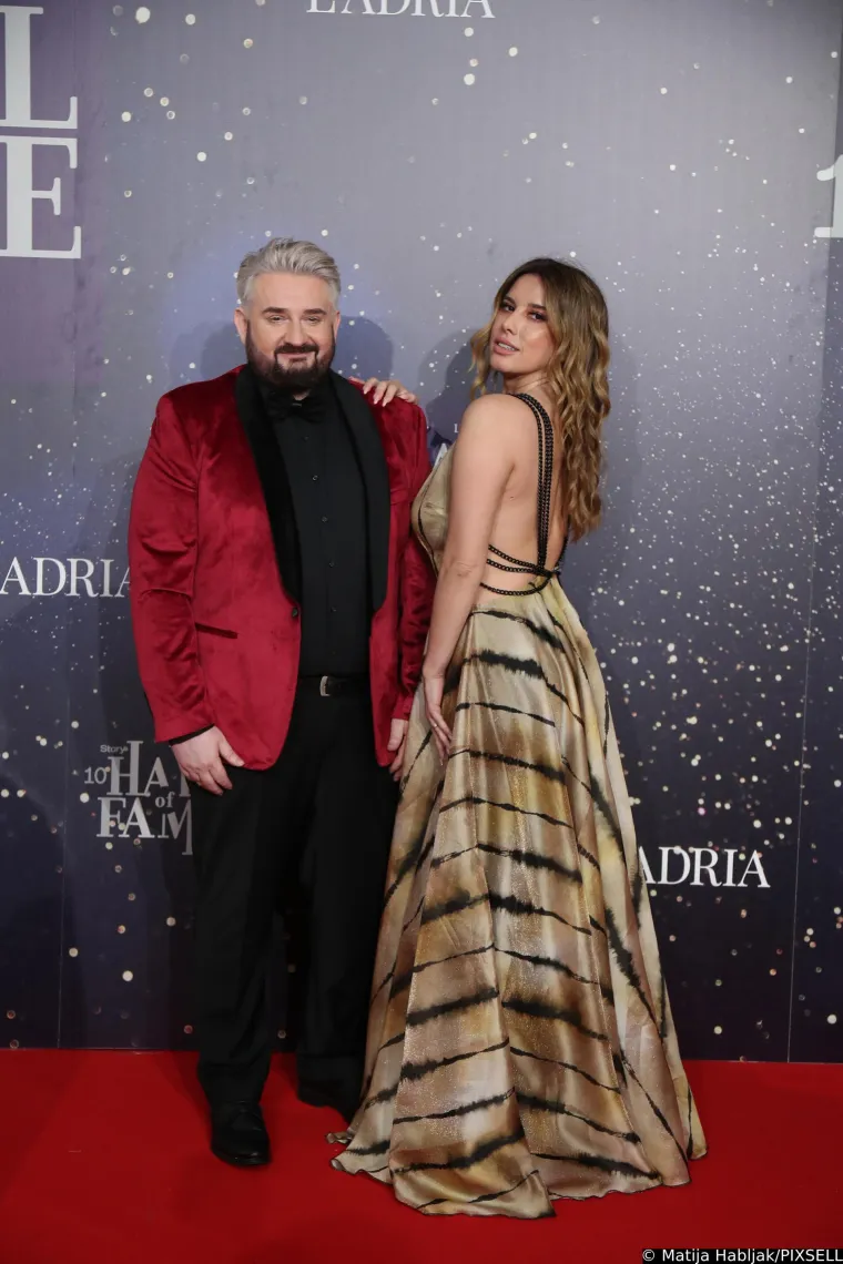 Nives Celzijus pokazala &lsquo;životinjski instinkt&rsquo; u izazovnoj haljini: Pogodite &scaron;to je u prvom planu, sigurno (ne)ćete pogrije&scaron;iti