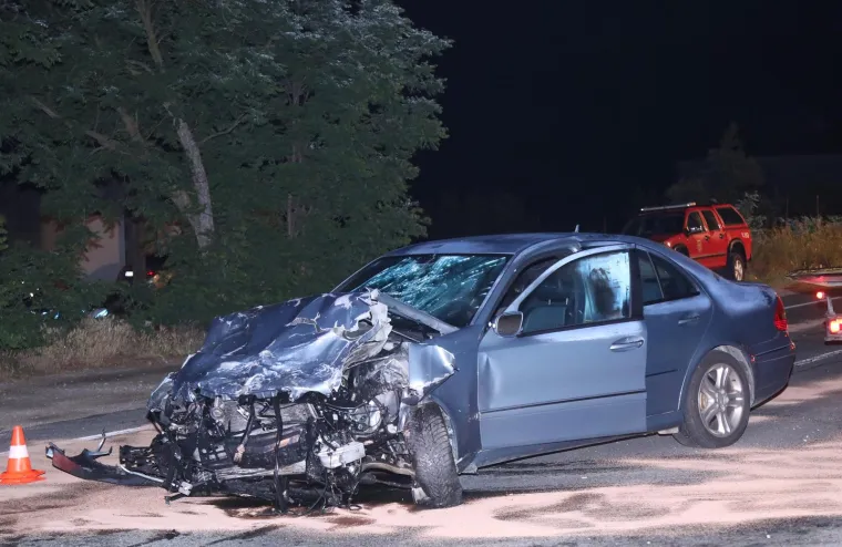 Prizori užasa kod Sinja: U stravičnoj prometnoj nesreći poginule dvije osobe, auti su uni&scaron;teni do neprepoznatljivosti