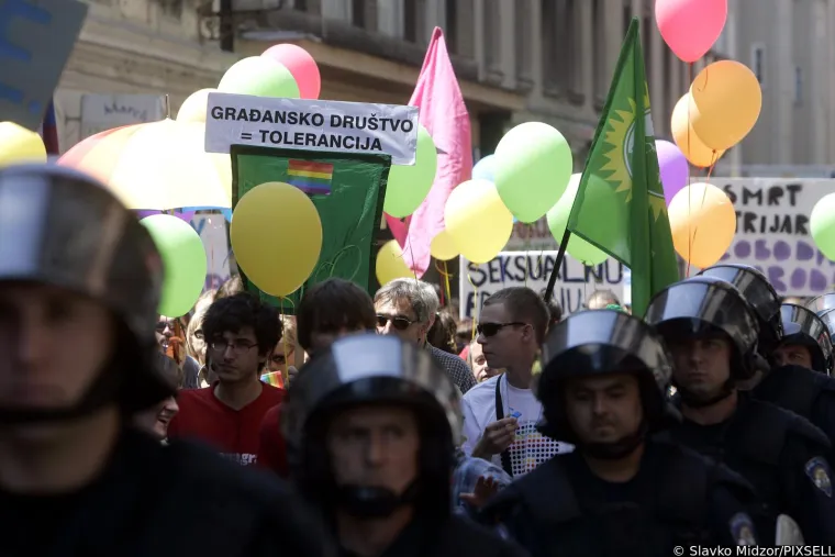 Povorka ponosa iz 2007. bila je najnasilnija u povijesti: Više od 30 pretučenih, spriječen napad Molotovljevim koktelima