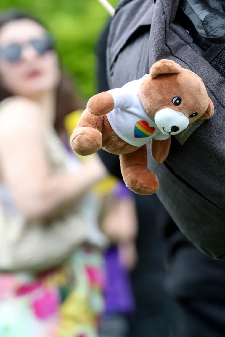 Tisuće ljudi u povorci ponosa: Ovogodišnji Pride ponovo okupio i poznata lica