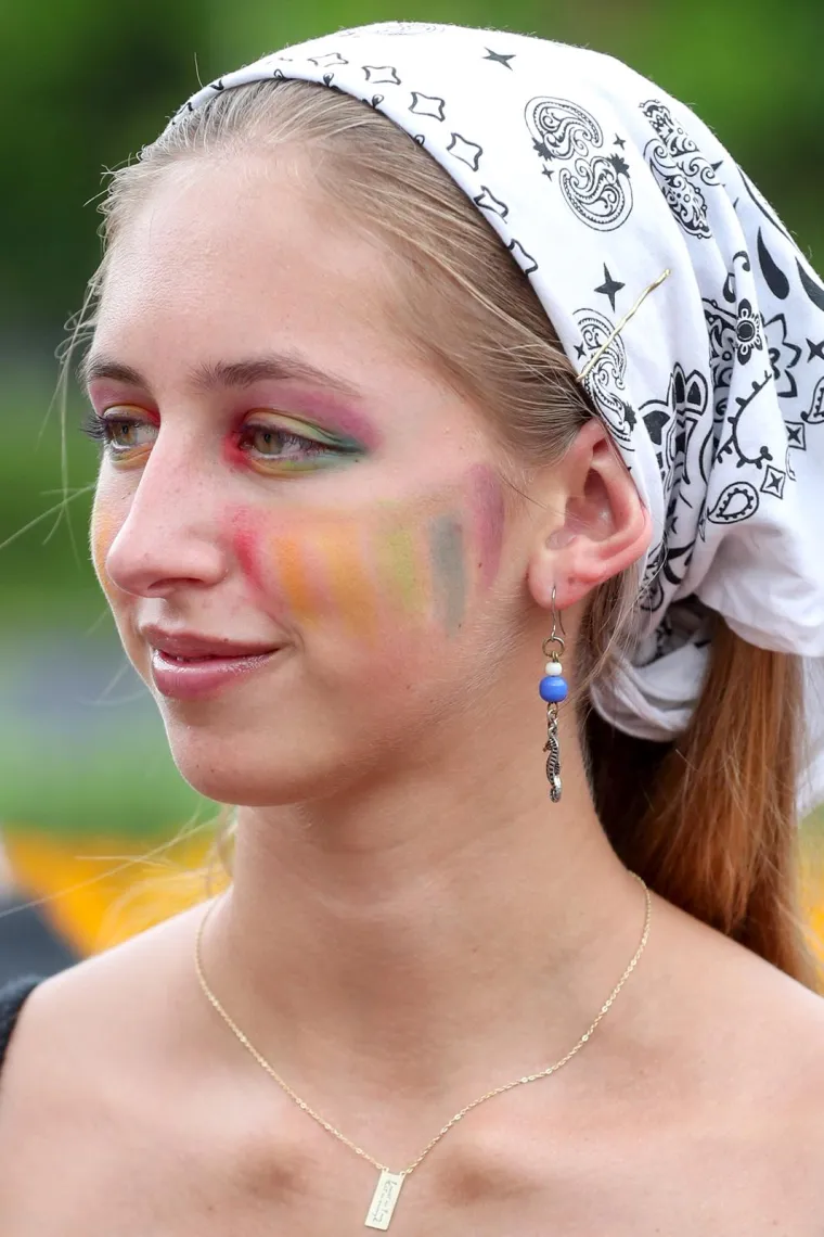 Tisuće ljudi u povorci ponosa: Ovogodišnji Pride ponovo okupio i poznata lica