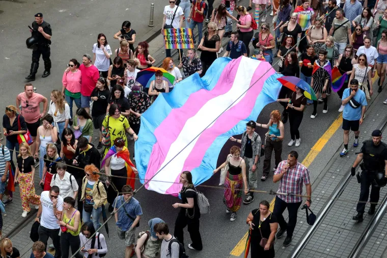 Tisuće ljudi u povorci ponosa: Ovogodi&scaron;nji Pride ponovo okupio i poznata lica