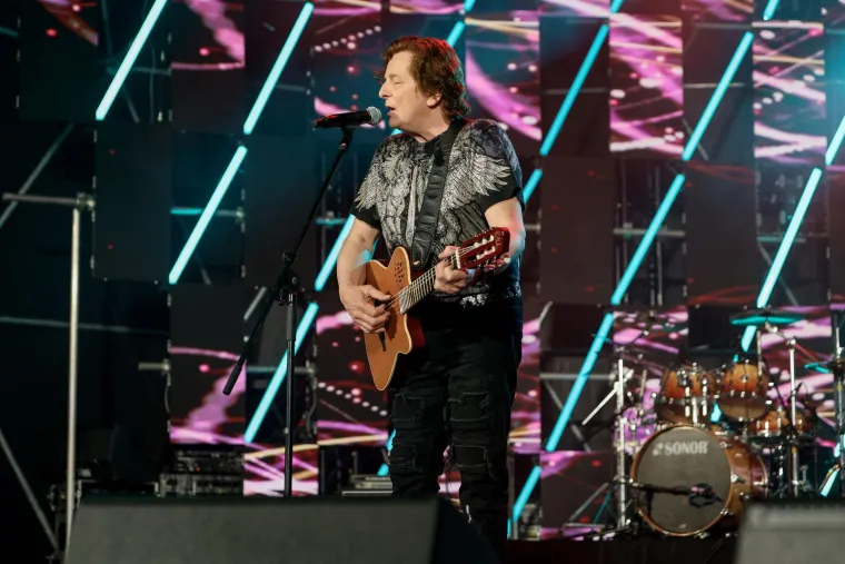 Sanja Bjedov, biv&scaron;a supruga Daniela Popovića podijelila je tako jednom prilikom na Facebooku fotografiju sa sada&scaron;njom suprugom svog biv&scaron;eg: "Ja biv&scaron;a i Aleksandra sada&scaron;nja gospođa Popović na kavici", napisala je Sanja i pokazala kako je u očito prijateljskim odnosima s biv&scaron;im suprugom i njegovom novom odabranicom.