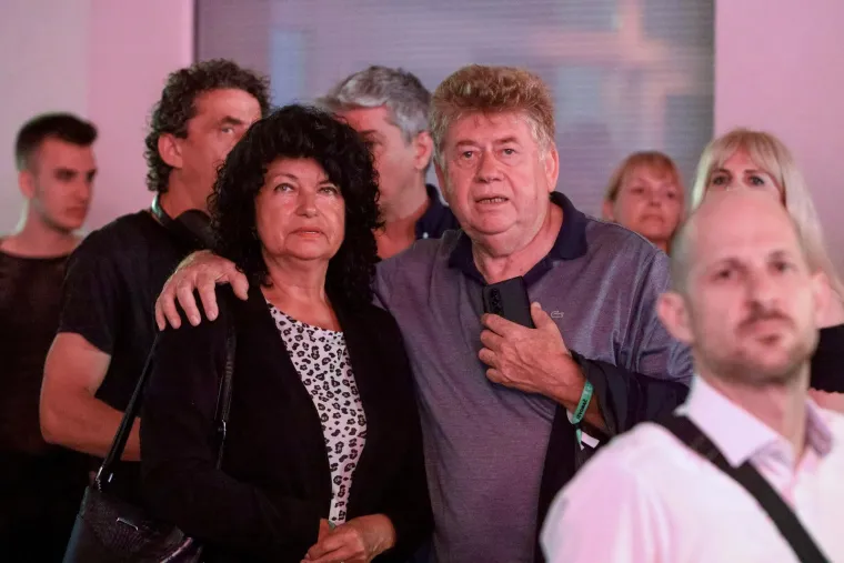 Sa svojim suprugom Zdravkom Pevecom, Vi&scaron;nja je 1990-ih godina pokrenula ovaj poslovni projekt, koji je iz malog obiteljskog poduzeća ubrzo izrastao u jedan od najvećih trgovačkih lanaca u Hrvatskoj.