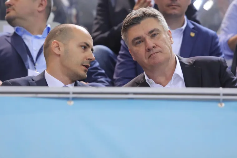 Milanović u dobrom društvu prati gimnastiku. Pao i zagrljaj s bivšim premijerom koji je držao HDZ na vlasti