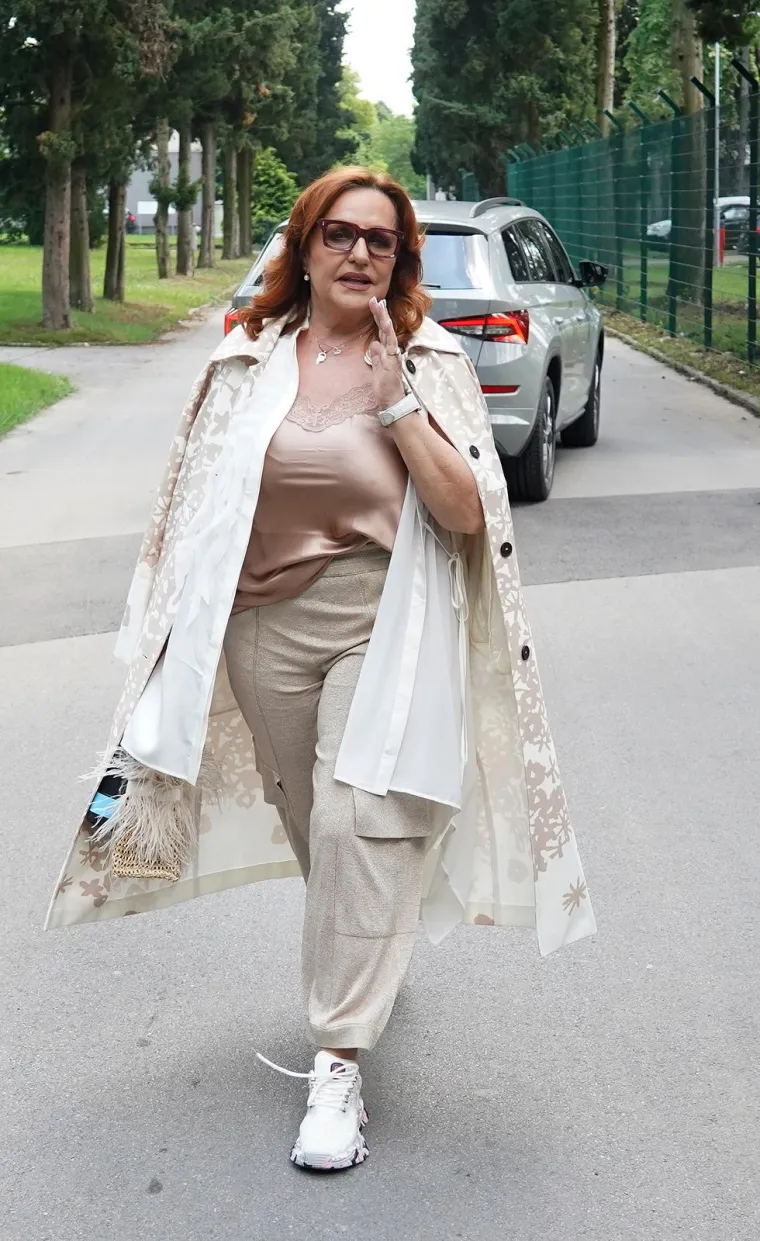 Ništa manje tražena nije ni Ana Bekuta. Pjevačica je još tijekom zime zakazala nastupe širom zemlje i regije, a kada se podvuče crta, kako se šuška, dobit će oko 150.000 eura.