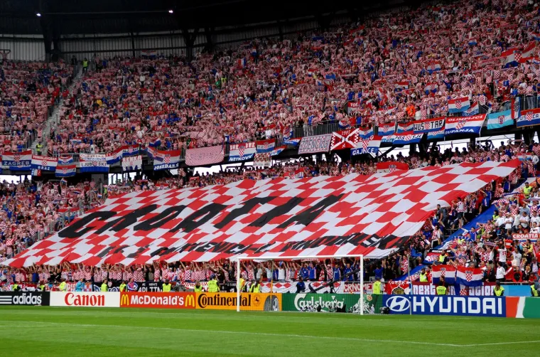 Ovako je to izgledalo prije točno 15 godina: Velika pobjeda Hrvatske u Klagenfurtu, onakvo navijanje i dalje se pamti