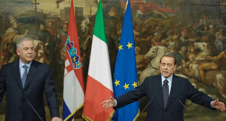 Ivo Sanader 2009. godine sastao se sa Silviom Berlusconijem u Rimu. Tada je talijanski premijer rekao da Italija snažno podupire ulazak Hrvatske u Europsku uniju i NATO premda je, kako je kazao, blokirano nekoliko pregovaračkih poglavlja