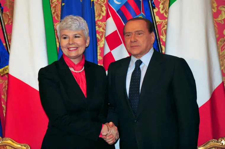 2010. godine tadašnja premijerka Jadranka Kosor i Berlusconi sastali su se u Milanu