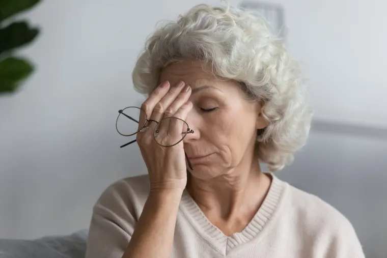 2. Zbunjenost ili promjene u mentalnoj svijesti (kod odraslih od 65 i više godina)