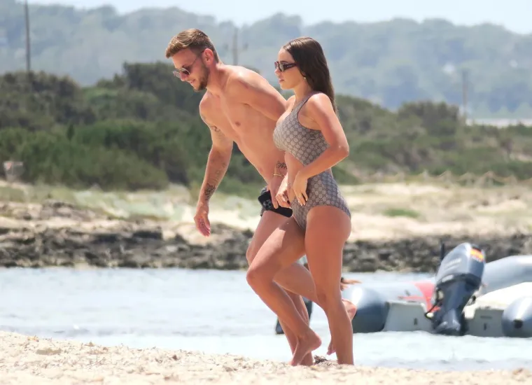 Rakitić u dru&scaron;tvu supruge Raquel odmara na zanimljivoj lokaciji