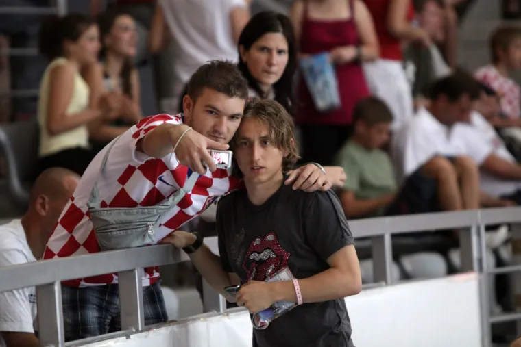 Ovako je Modrić bodrio Kauboje: Uz njega je bio legendarni Vatreni, ali i Lukina tadašnja djevojka